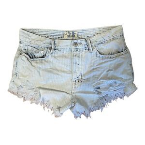 We The Free Women's Distressed Jean Shorts Light‎ Wash Size 28 EUC